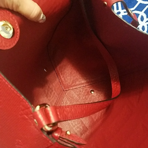 Burberry tote red in like new condition - Picture 4 of 7